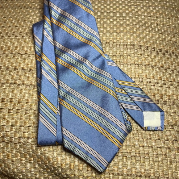 John Henry 100% Silk Tie 3.25” x 54” Baby Blue Stripe - Picture 9 of 9